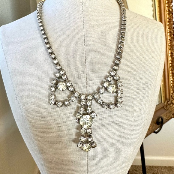 Antique Deco Rhinestone Necklace & Earrings - Picture 4 of 13